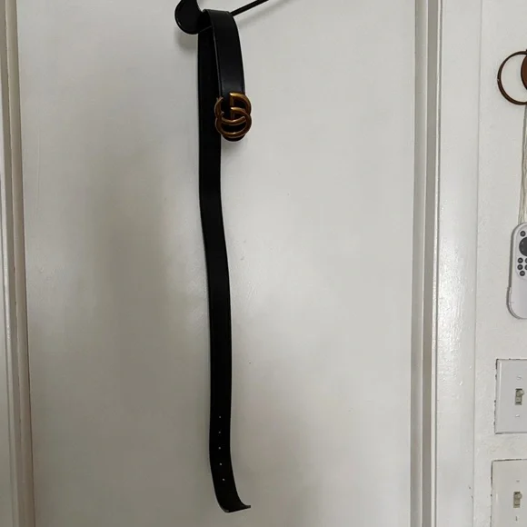 Black Leather Belt with Gold Double-G Buckle - Picture 2 of 2